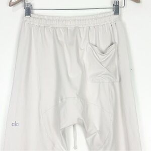 ALO Yoga Drop Crotch Joggers
Women’s Size: S